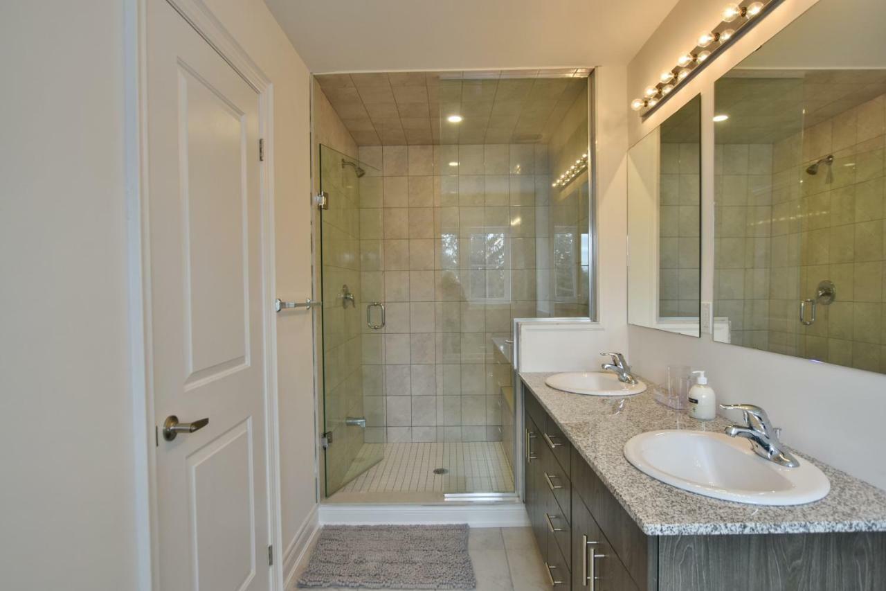 New Blue Mountain Village Snowbridge Executive Townhome Sleeps 10 With Outdoor Pool And Shuttle Nottawa ภายนอก รูปภาพ