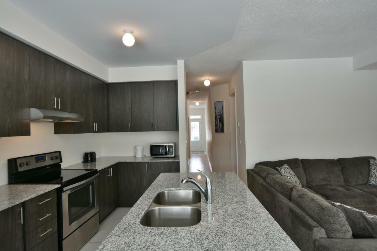New Blue Mountain Village Snowbridge Executive Townhome Sleeps 10 With Outdoor Pool And Shuttle Nottawa ภายนอก รูปภาพ
